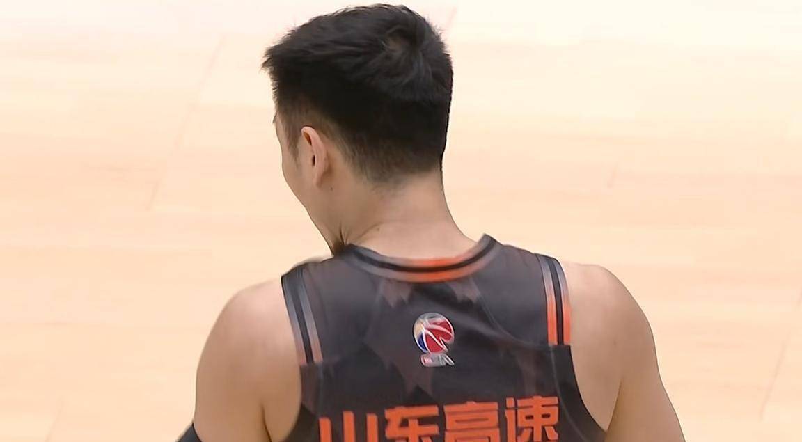 半岛体育-山东男篮主教练战术犀利,领先对手是谁